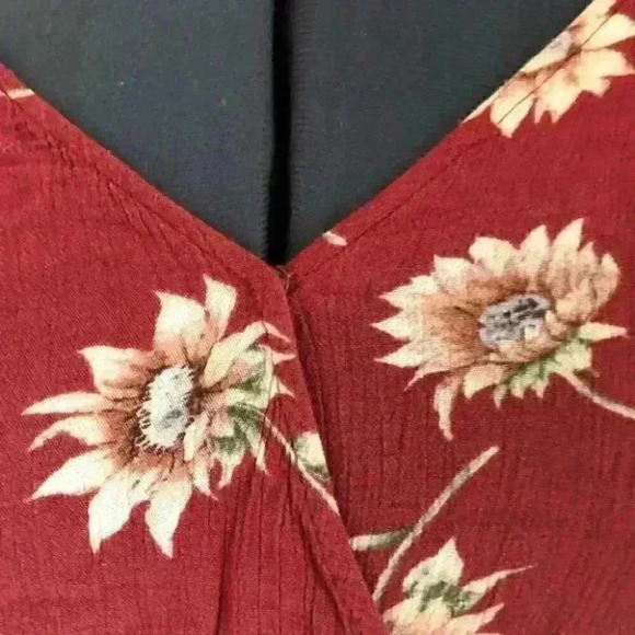 FOREVER 21 long sleeve Flower peplum  top size SMALL - Picture 3 of 4